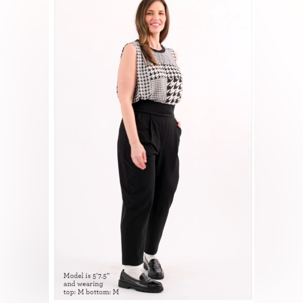 CAbi Chilling Pant -size M - NWT